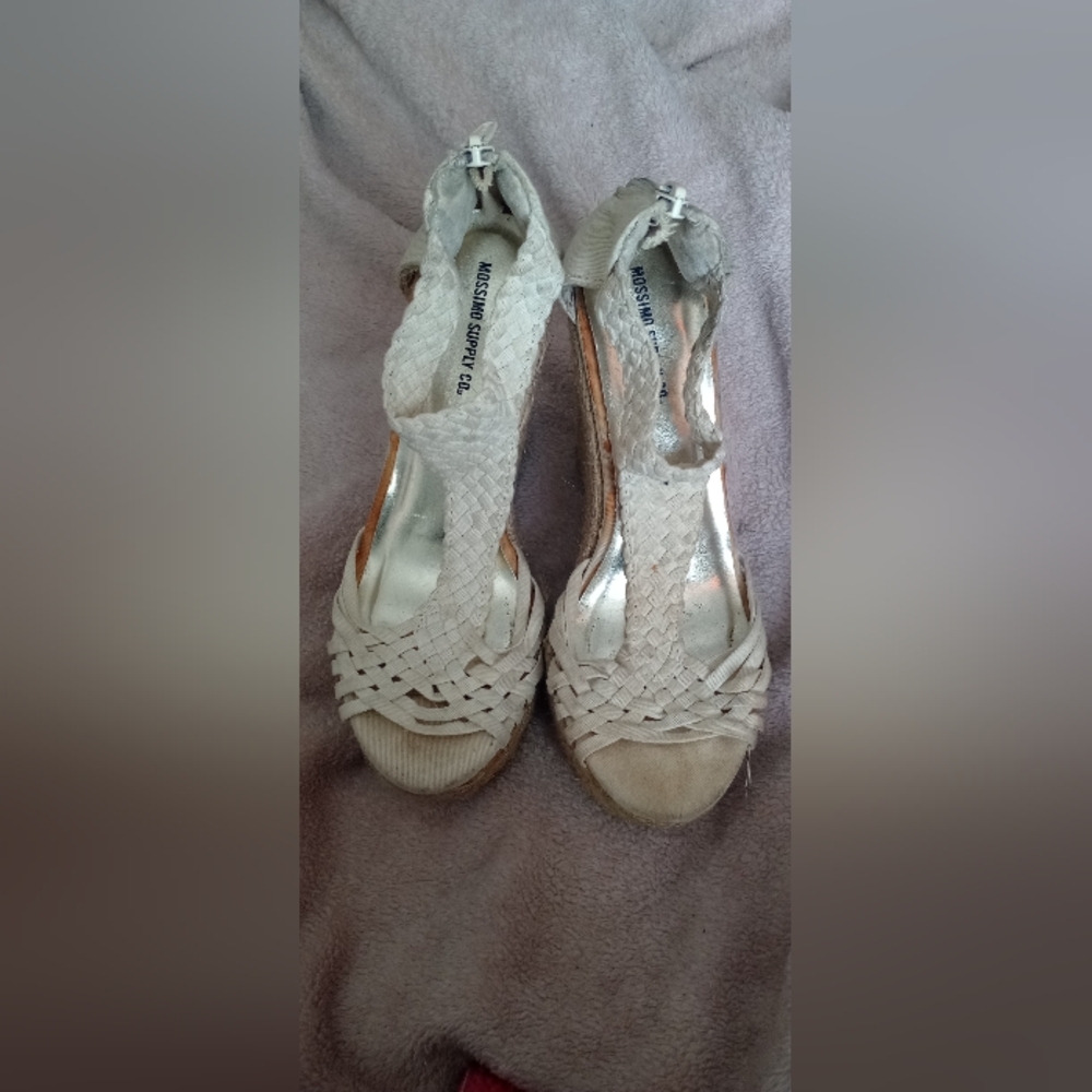 Mossimo pumps